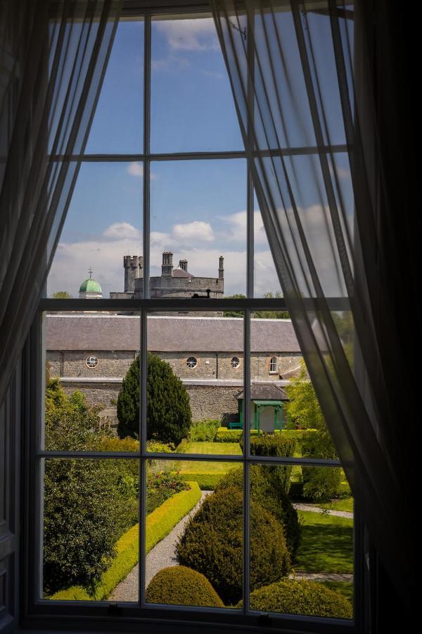 Guest house Butler House 4*